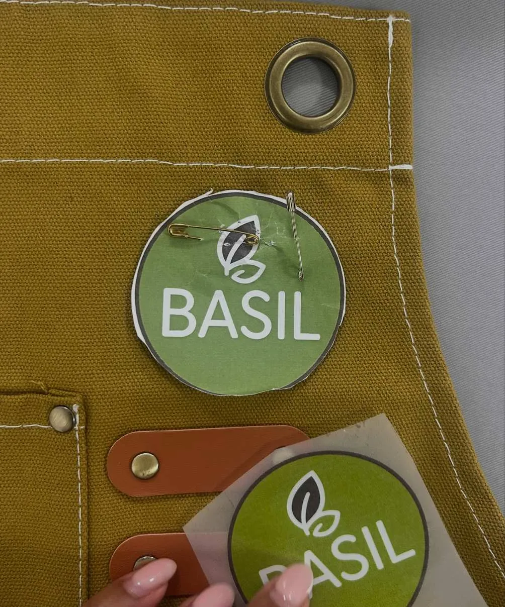 Logo op schorten voor Basil