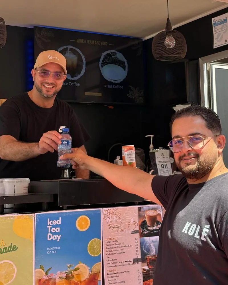 Langs bij een klant met een koffiekraam