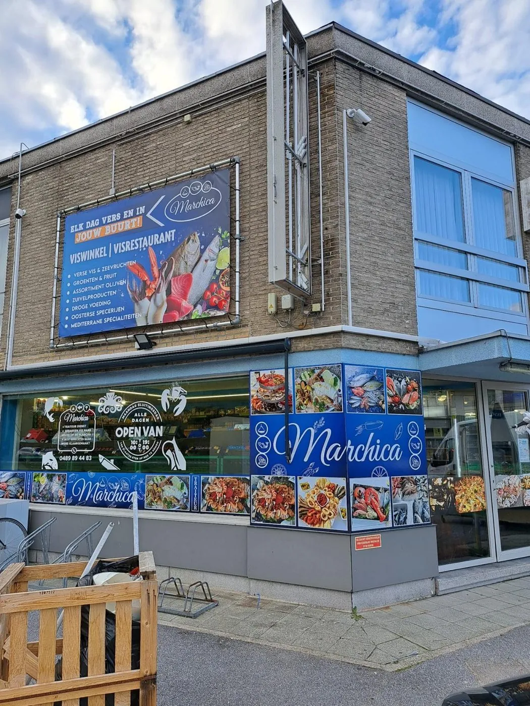 Spandoek, raamfolie en gevelpanelen voor Marchica